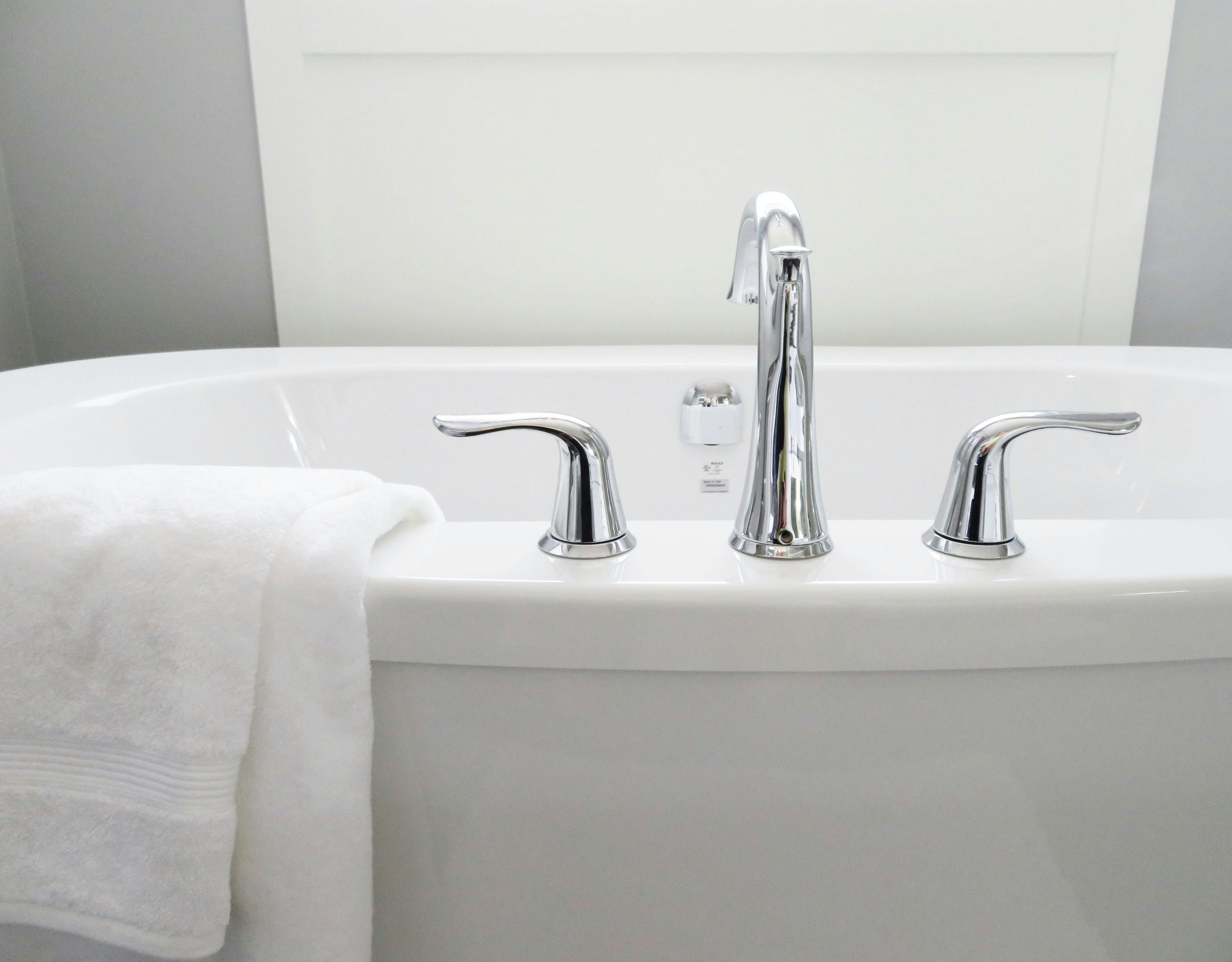Causes et solutions rapides pour un évier bouché sans bouchon visible