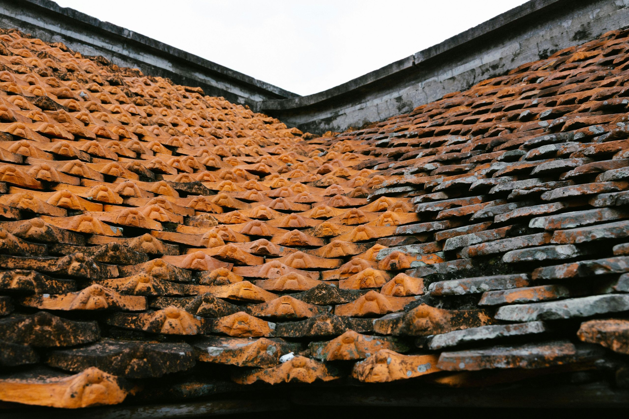 Avantages et pose des ardoises fibres-ciment