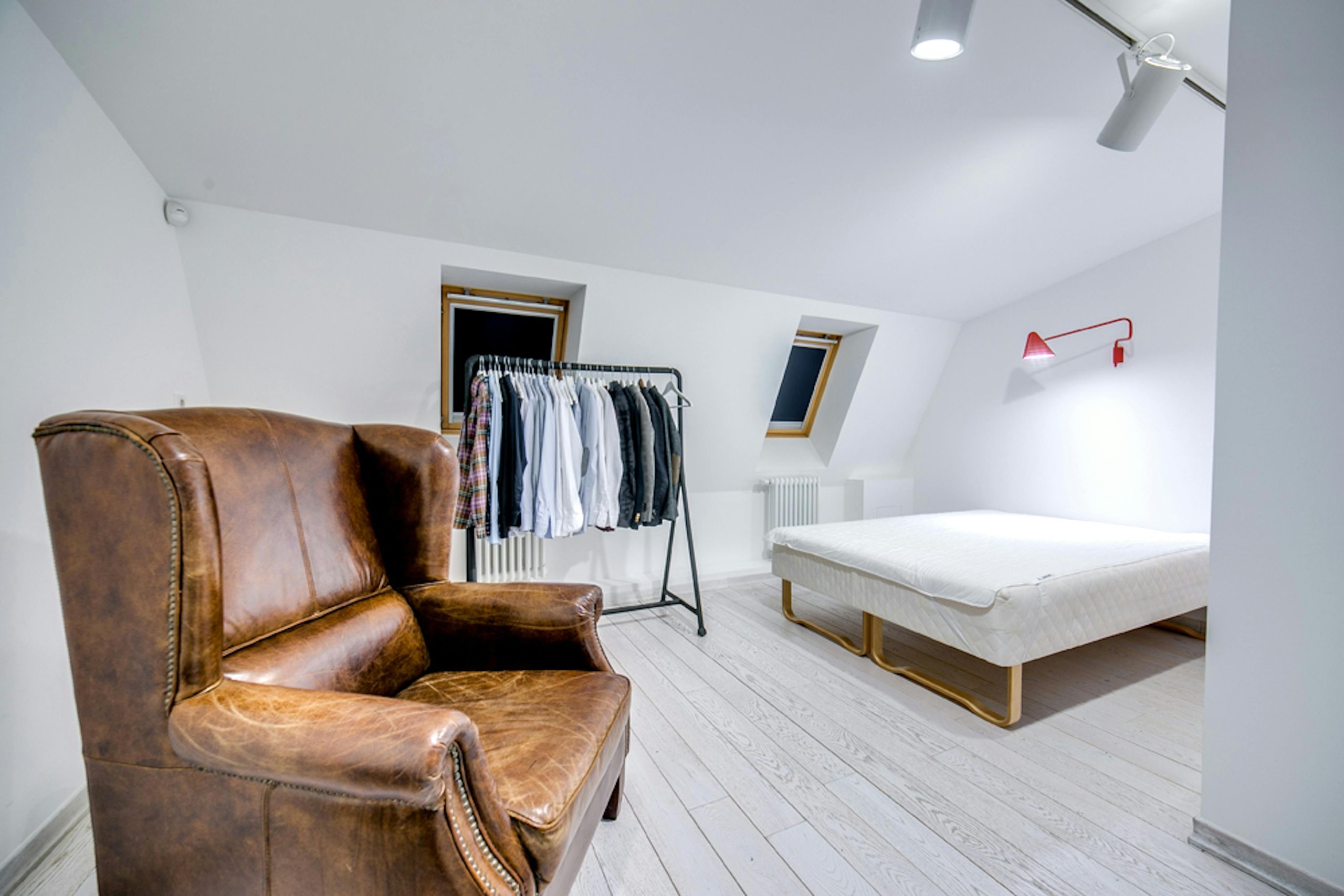 Lit plafond escamotable - optimisation espace