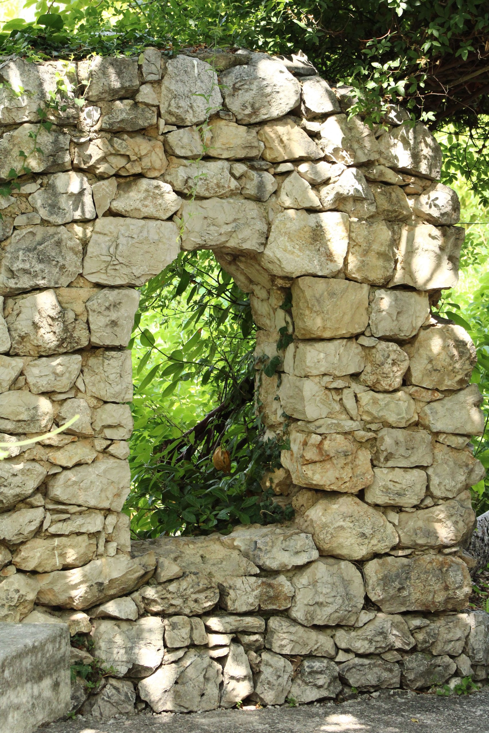 Guide de percement d'une ouverture dans un mur en pierre