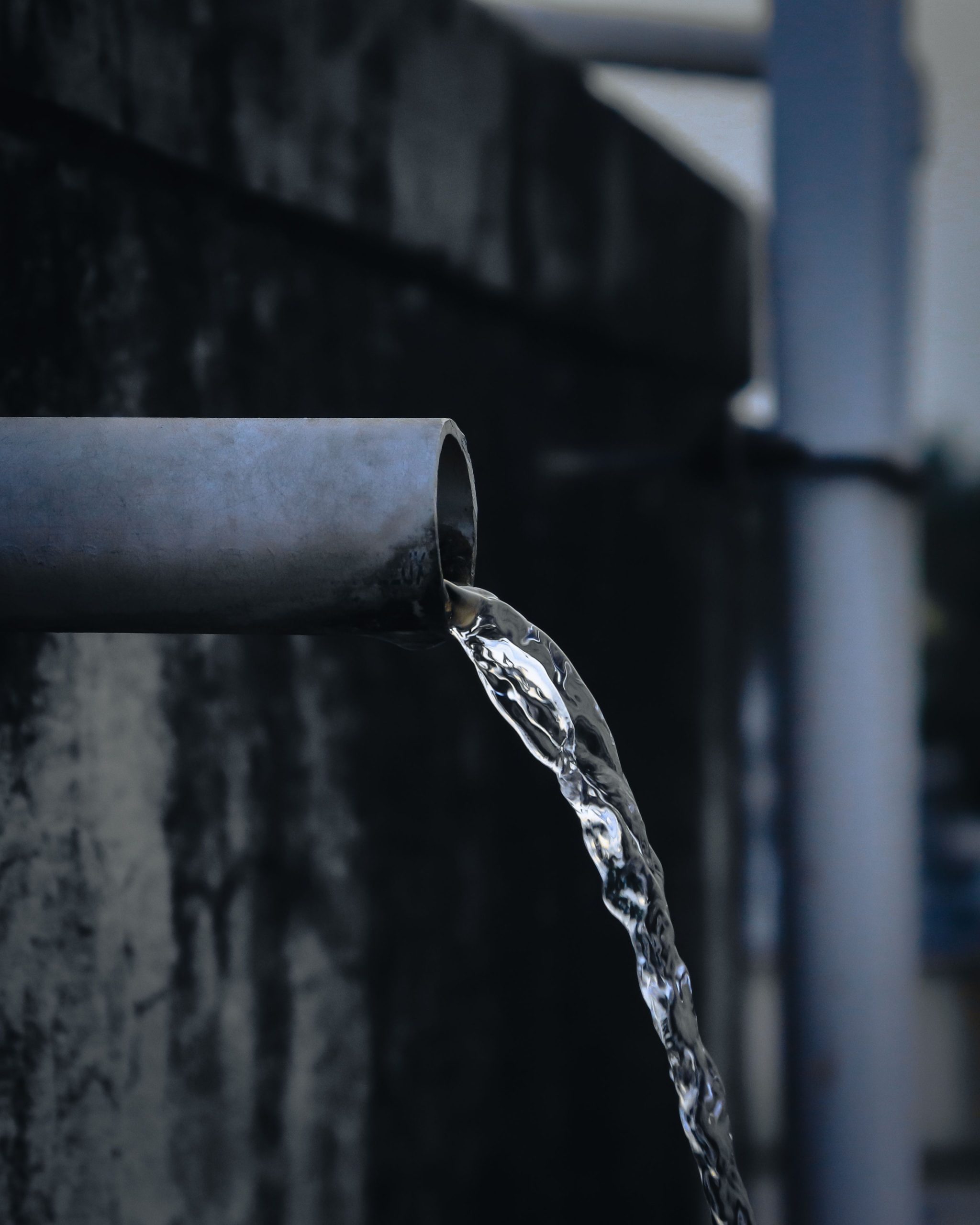 Eau qui coule du tuyau du poêle
